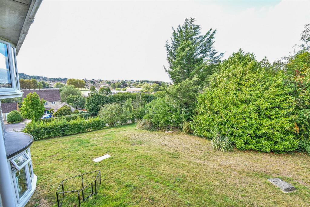 Apartment in Gloucester - View 2