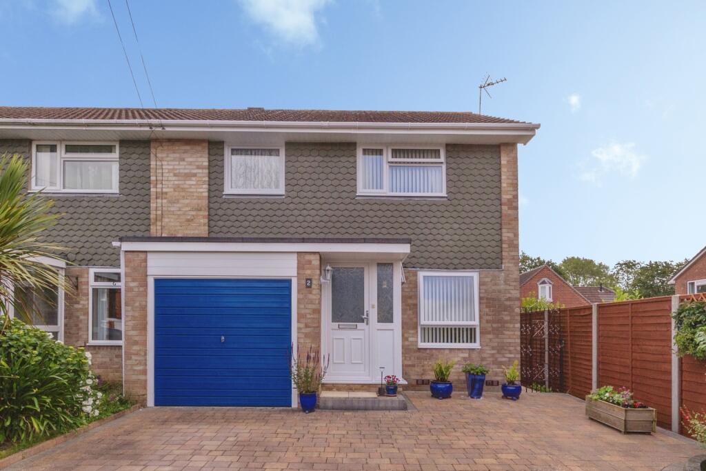 Main image of property: Fairbourne Close, Waterlooville, Hampshire, PO8