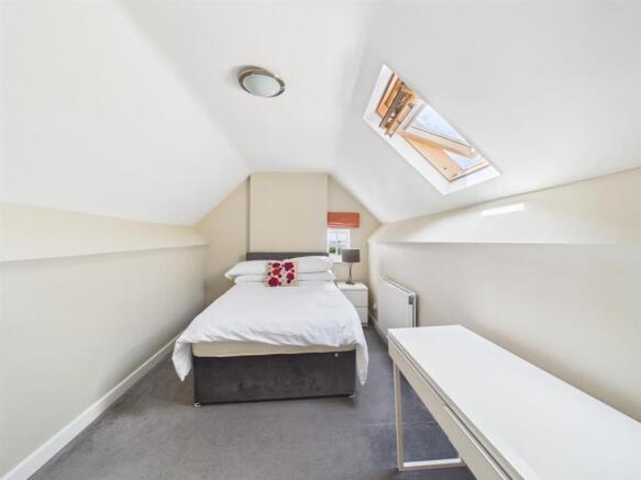 FLAT - BEDROOM