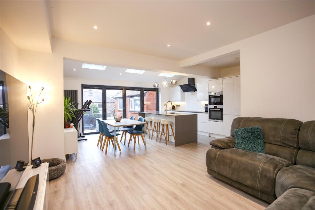 Kingsleigh Road, Heaton Mersey, Stockport, SK4 photo 3