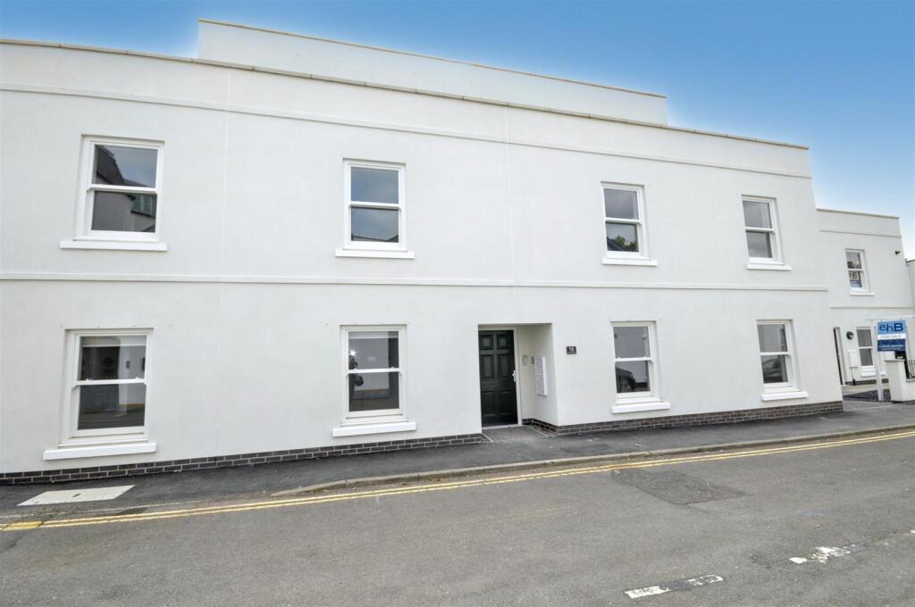 Main image of property: Cross Street, Leamington Spa