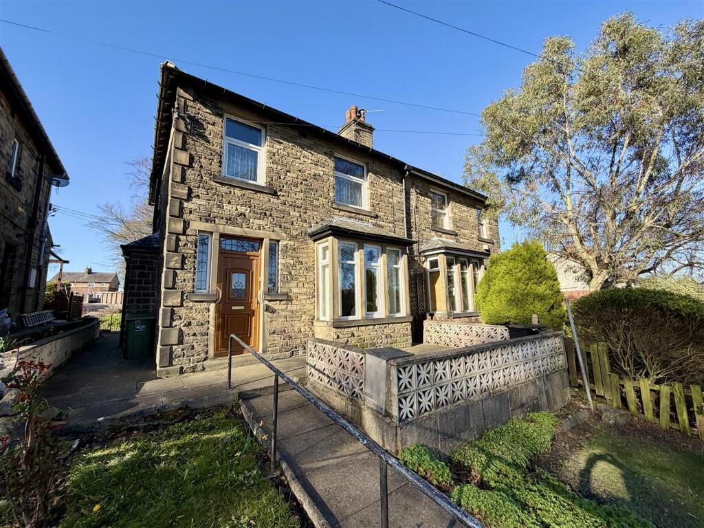 3-bed semi-detached on St. Peters Avenue, Sowerby Bridge, £180,000