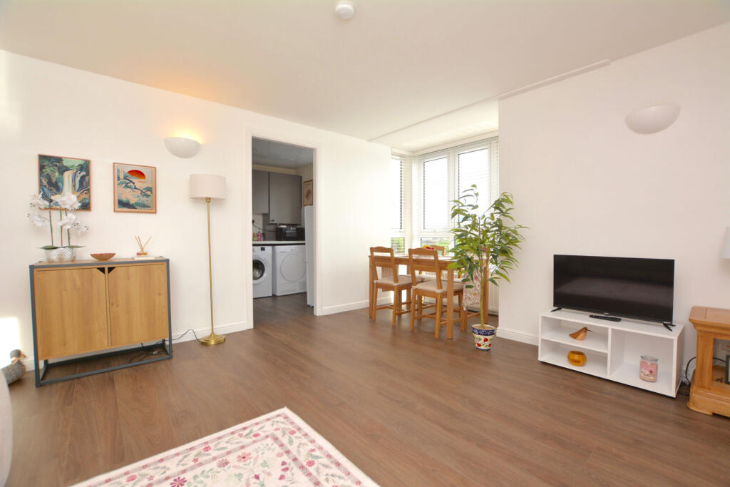 2 Buchan Court, Ayr, KA7 1HB photo 4
