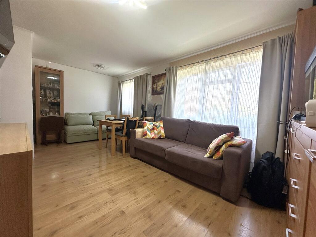 St. Peters Road, Basingstoke, Hampshire, RG22 - View 3