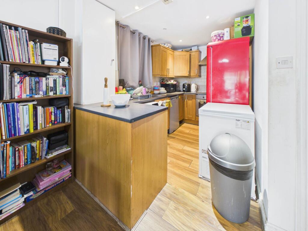 Apartment in Glasgow, South Lanarkshire - View 5