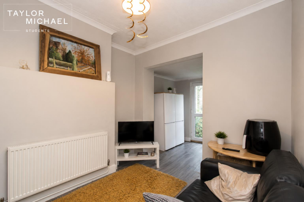 House in Brighton, Whitehawk - View 3