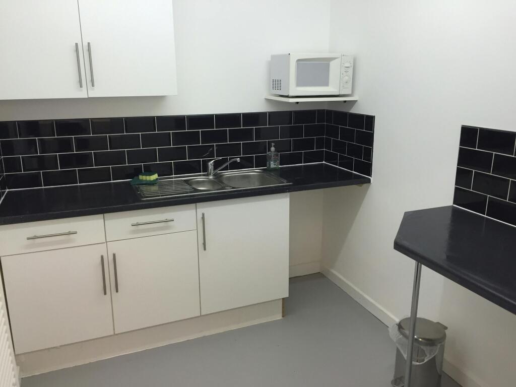 lombardkitchen.JPG