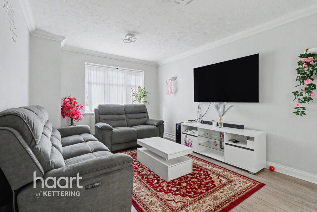 House in Kettering, Leisure Village - More