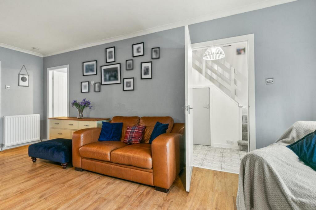 House in Glasgow - More