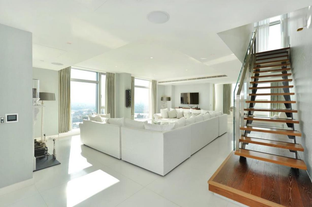 1 Pan Peninsula Square photo 4