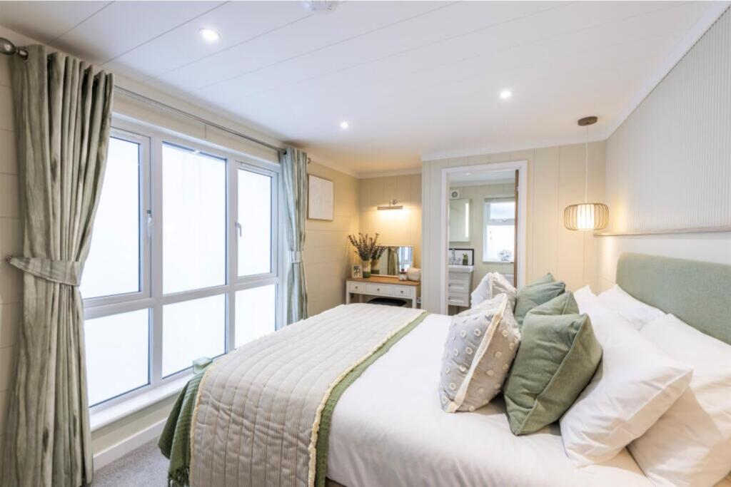 House in High Peak, Bamford - View 4