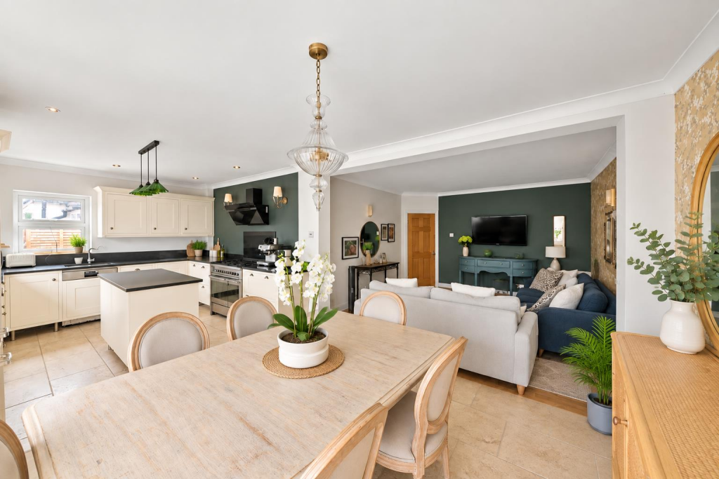 House in London - View 2
