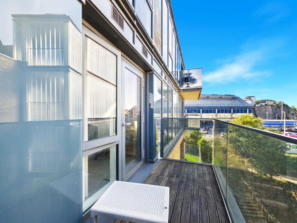Apartment in Brighton, Round Hill - View 2