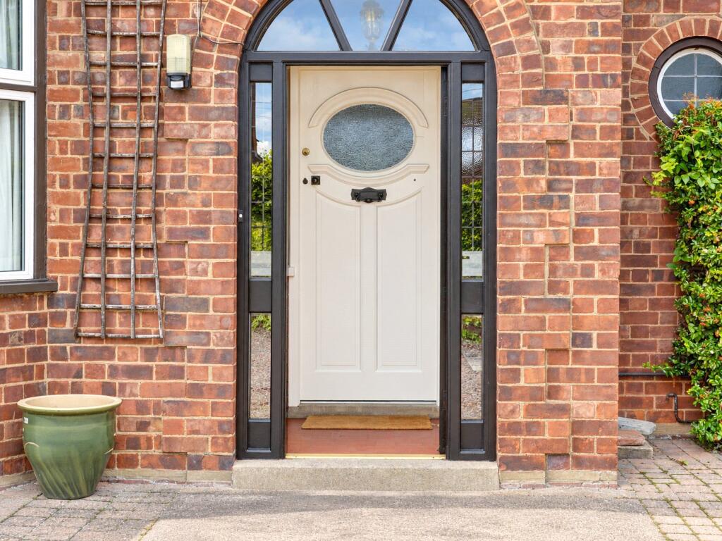 House in Evesham, Norton and Lenchwick - More