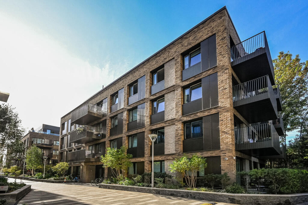 2-bed flat on Moulding Lane, Deptford, LONDON, SE14, £425,000