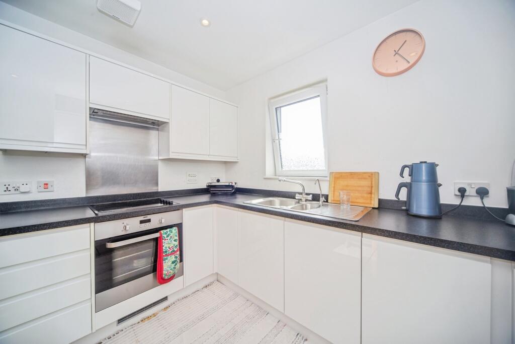 Apartment in Southampton - View 5