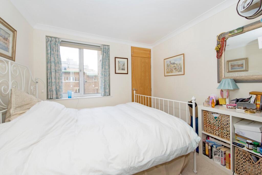 Apartment in London - More
