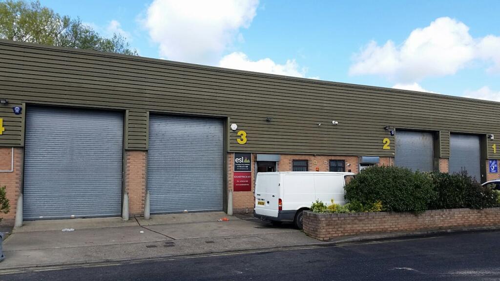 Main image of property: Unit 3 Parkside Centre, Temple Farm Industrial Estate, Southend-On-Sea, SS2 5SJ
