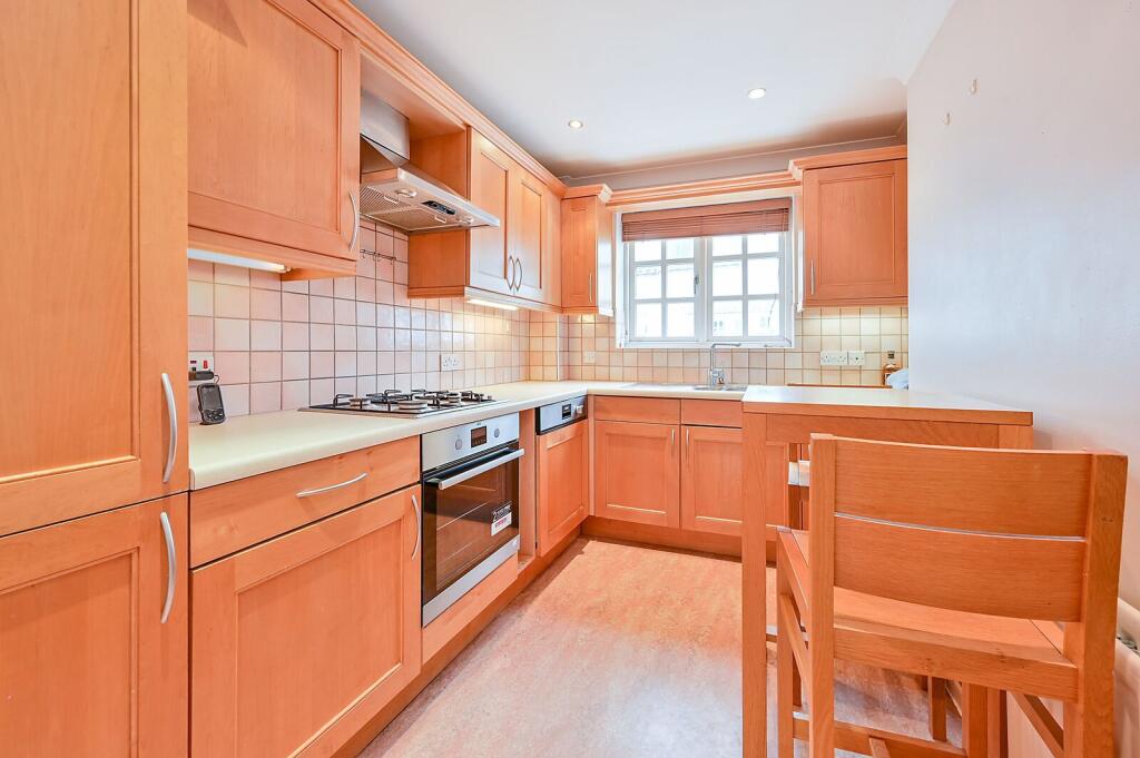 House in London - View 5