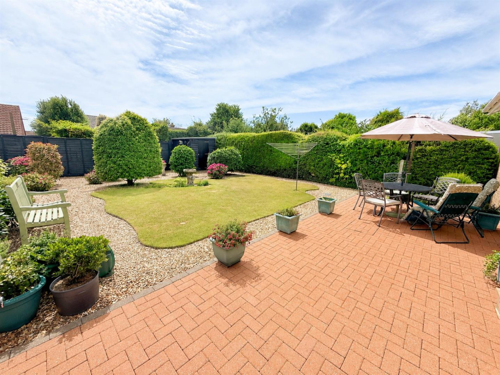 House in Worthing, Durrington - View 2