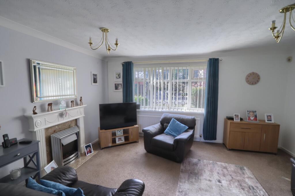 15 Roecliffe Grove photo 4
