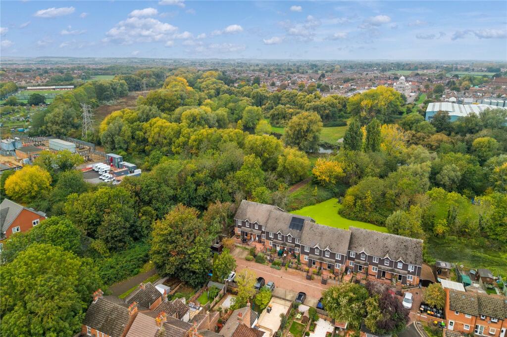 4-bed terraced on Marina Court, Bedford, Bedfordshire, MK42, £475,000
