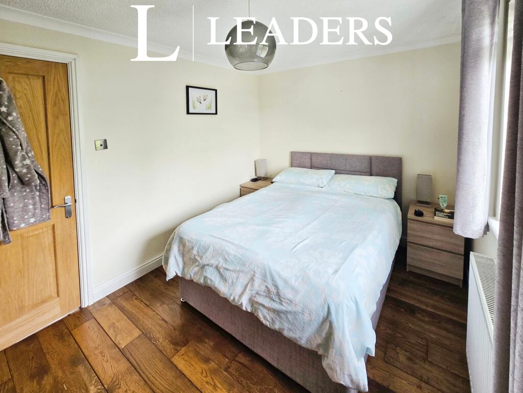 House in Lincoln - View 5