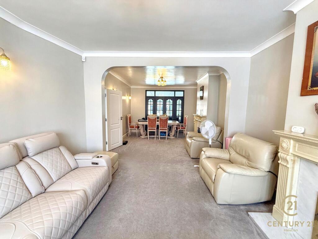 House in Twickenham - More