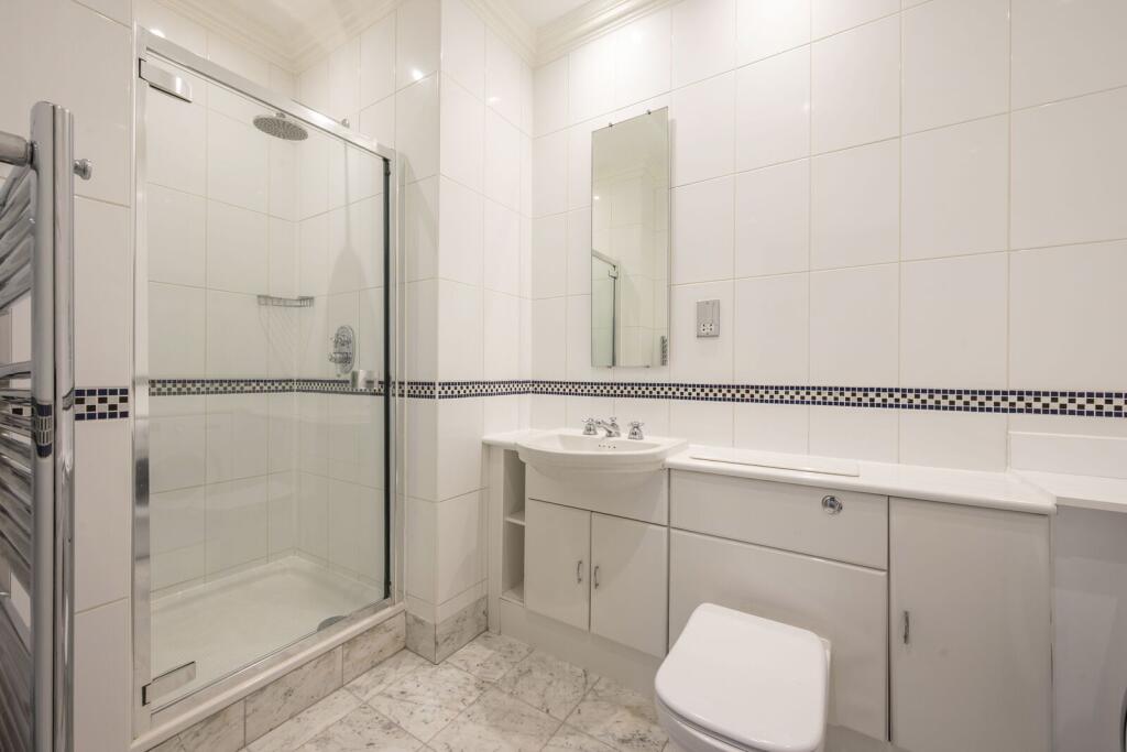Apartment in London - More