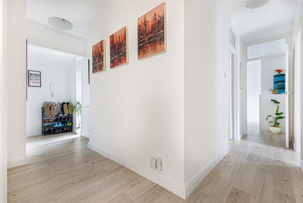 Apartment in Sevenoaks, Kippington - View 4
