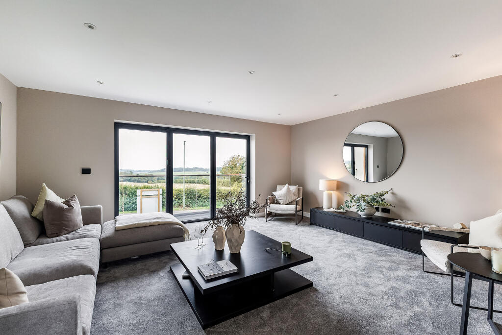 The Furlongs, Tadworth, KT20 photo 4
