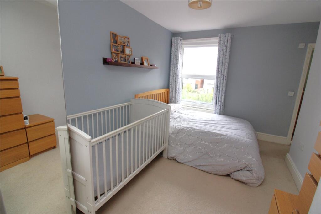 House in Portsmouth - More