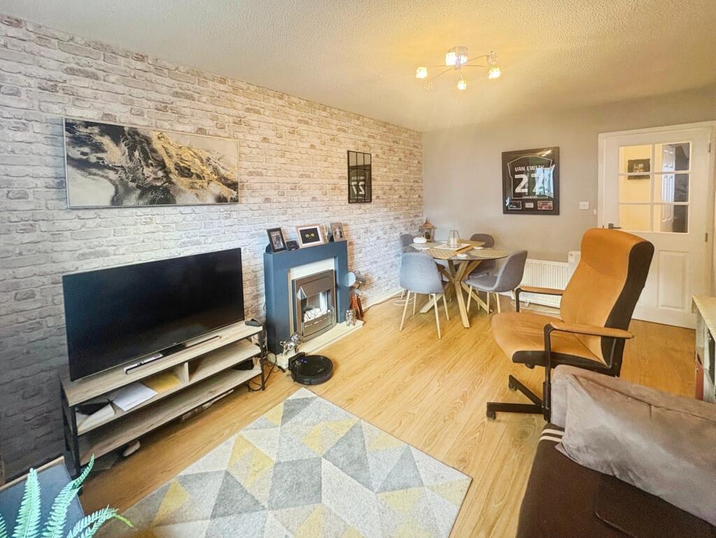 Victoria Mews, Saltisford, Warwick photo 2