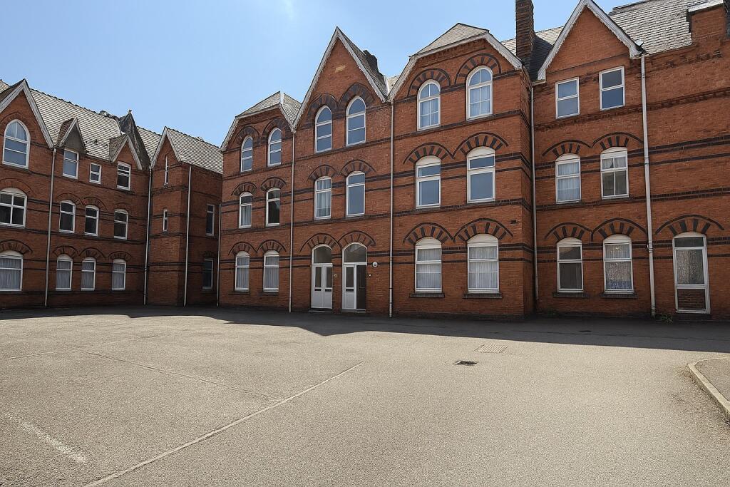 Main image of property: Grosvenor Gate, Leicester, LE5 0TL