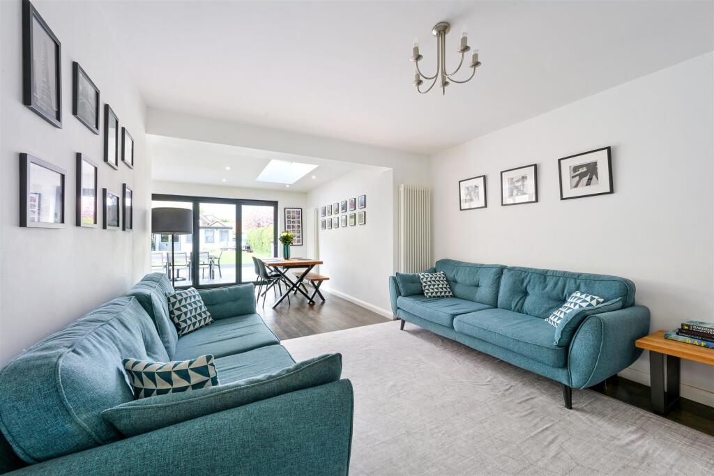 House in Reigate and Banstead, Surrey - View 2