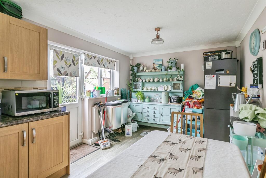 Lancaster Court, Yaxley, Peterborough photo 4