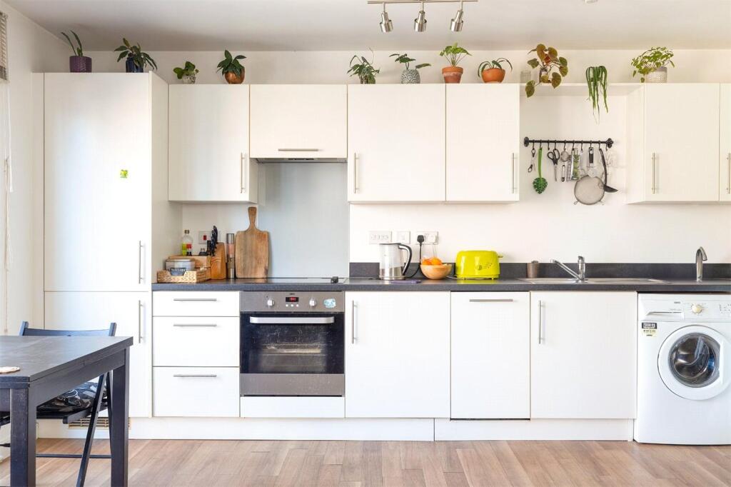 Apartment in Bristol - View 2