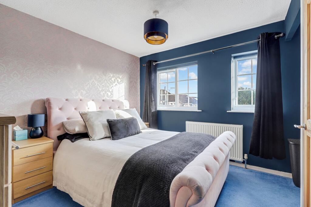 House in Nottingham, Hempshill Vale - More