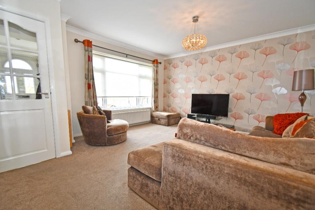 Bell Lane, Broxbourne, Hertfordshire, EN10 photo 4