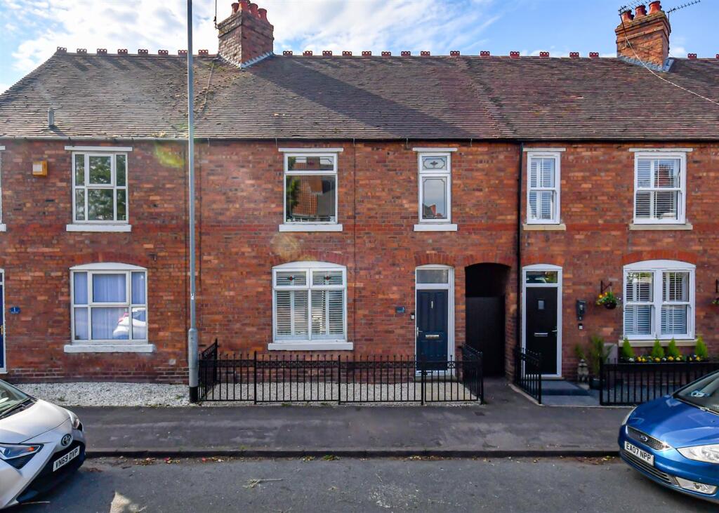 3-bed terraced on Planks Lane, Wombourne, Wolverhampton, £300,000