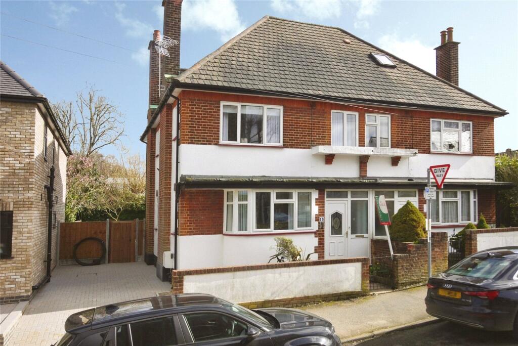 Main image of property: Warley Mount, Warley, Brentwood, Essex, CM14