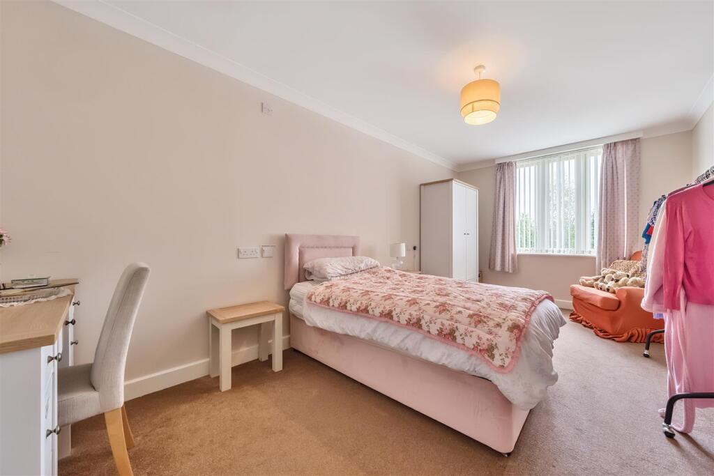 3, Shipton Road photo 4