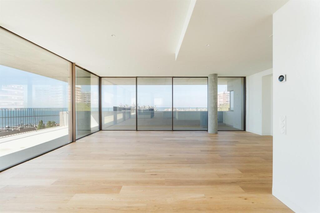 Main image of property: Oporto, Oporto