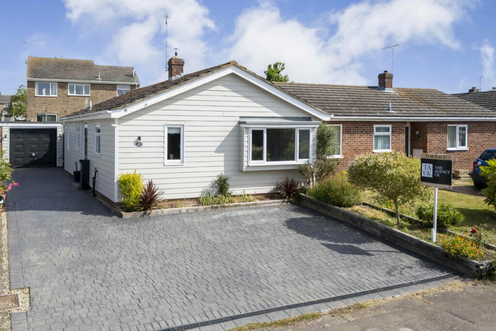 2-bed house on Holliland Croft, Colchester, CO6, £300,000