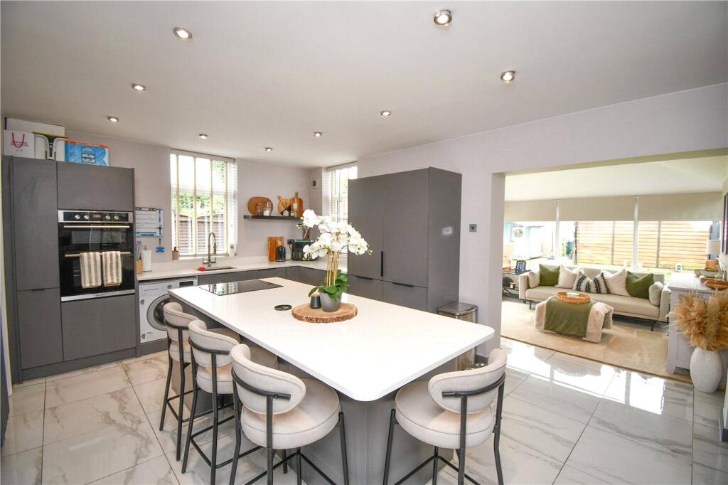 House in Ellesmere Port, Rossmore Estate - View 2