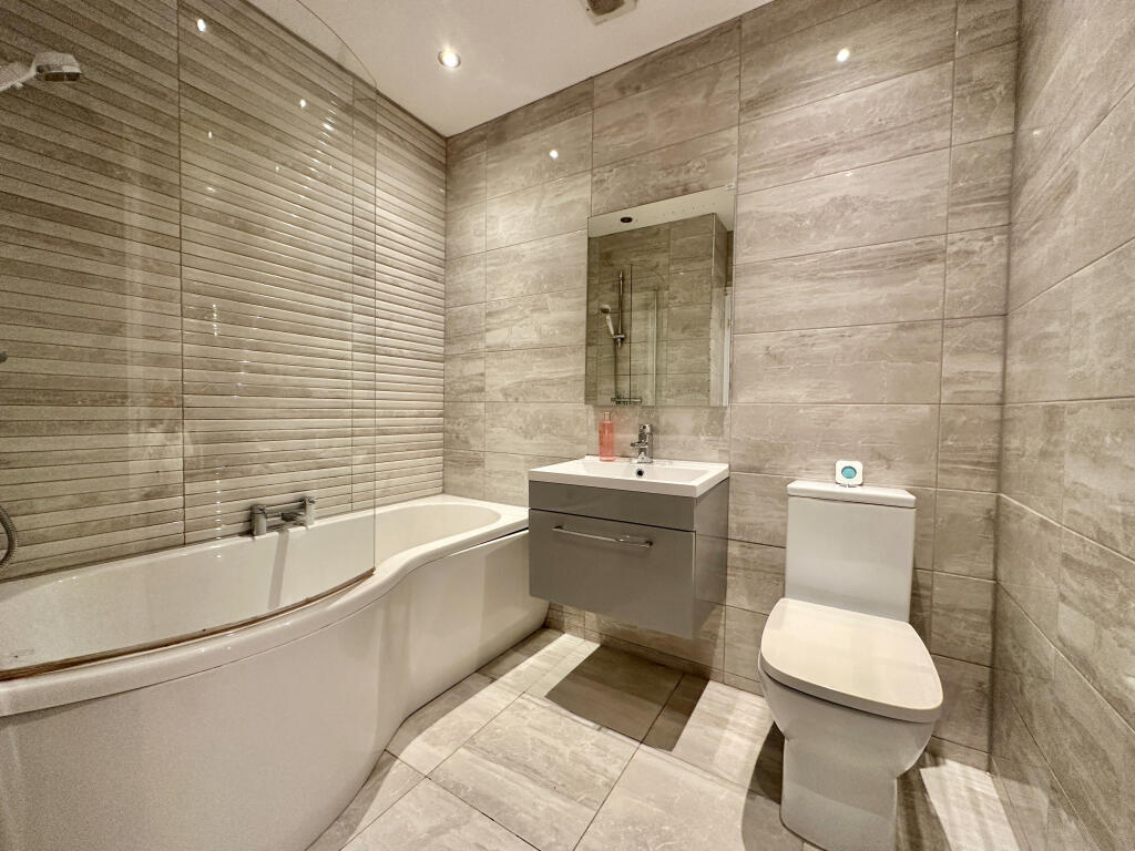 555 Gisburn Road, Blacko photo 4