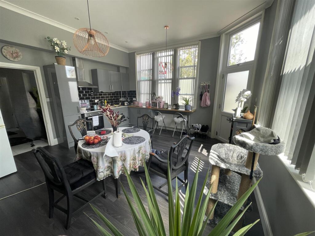 Apartment in Cheltenham, Wymans Brook, Alstone - View 5