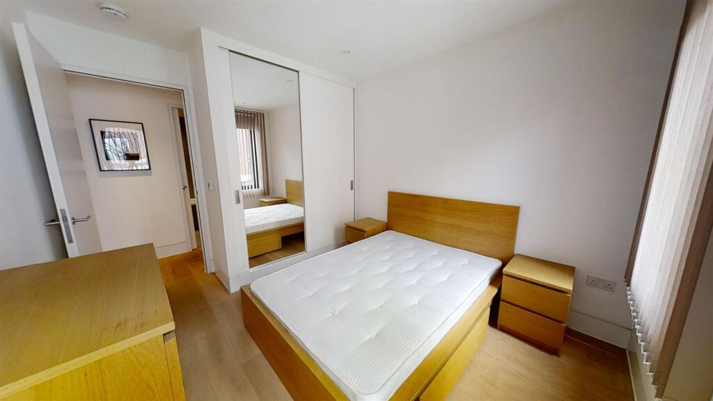 Apartment in London - More