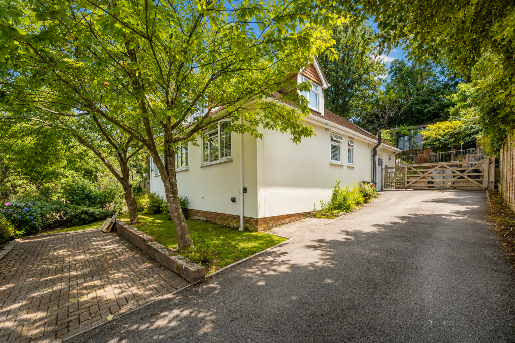 House in Waverley, Boundstone, Farnham