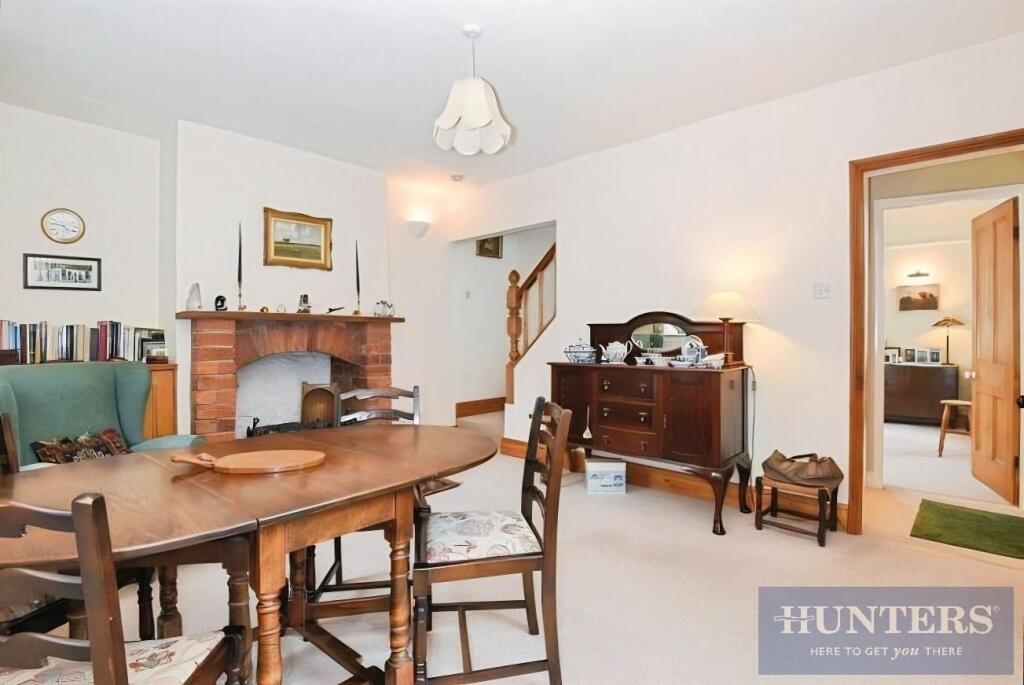 Harrogate Road, Rawdon, Leeds photo 4